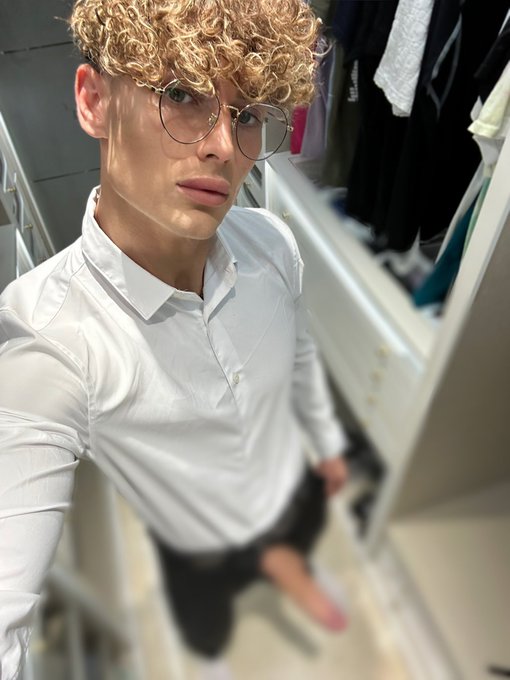 This was fun! 👅  Become one of my more intimate friends, and join my mischiefs! 😉  Link in Bio 💙 https://t<a href="/tag/linkinbio"class="tags"><span>#linkinbio</span></a><a href="/tag/yessir"class="tags"><span>#yessir</span></a><a href="/tag/fullvideo"class="tags"><span>#fullvideo</span></a>