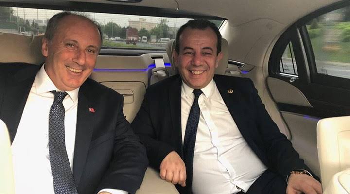 vekilkarakurt's tweet photo. Aynen kanzi halk cahil kim aday olsa kaybederdi. Sen halka düzgün aday sunduğunda karşılığını misliyle alıyosun:) 

Bolu Merkez 2018 Genel Seçim

🟧 %46,1  AKP
🟥 %24,8 CHP
⬜️ %15,1   MHP
🟦 %9,6    İYİP

Bolu Merkez 2019 Yerel Seçim

🟥 %52,7 CHP | Tanju Özcan
🟧 %44,7 AKP | Fatih Metin

Bolu Merkez 2023 Cumhurbaşkanlığı

🟧 %54,0 Recep Tayyip Erdoğan
🟥 %36,6 Kemal Kılıçdaroğlu