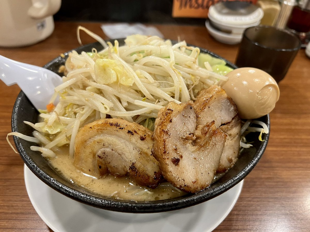 北のれんの味噌ラーメン！
クリーミーでうまい😋
食べたかったわ〜