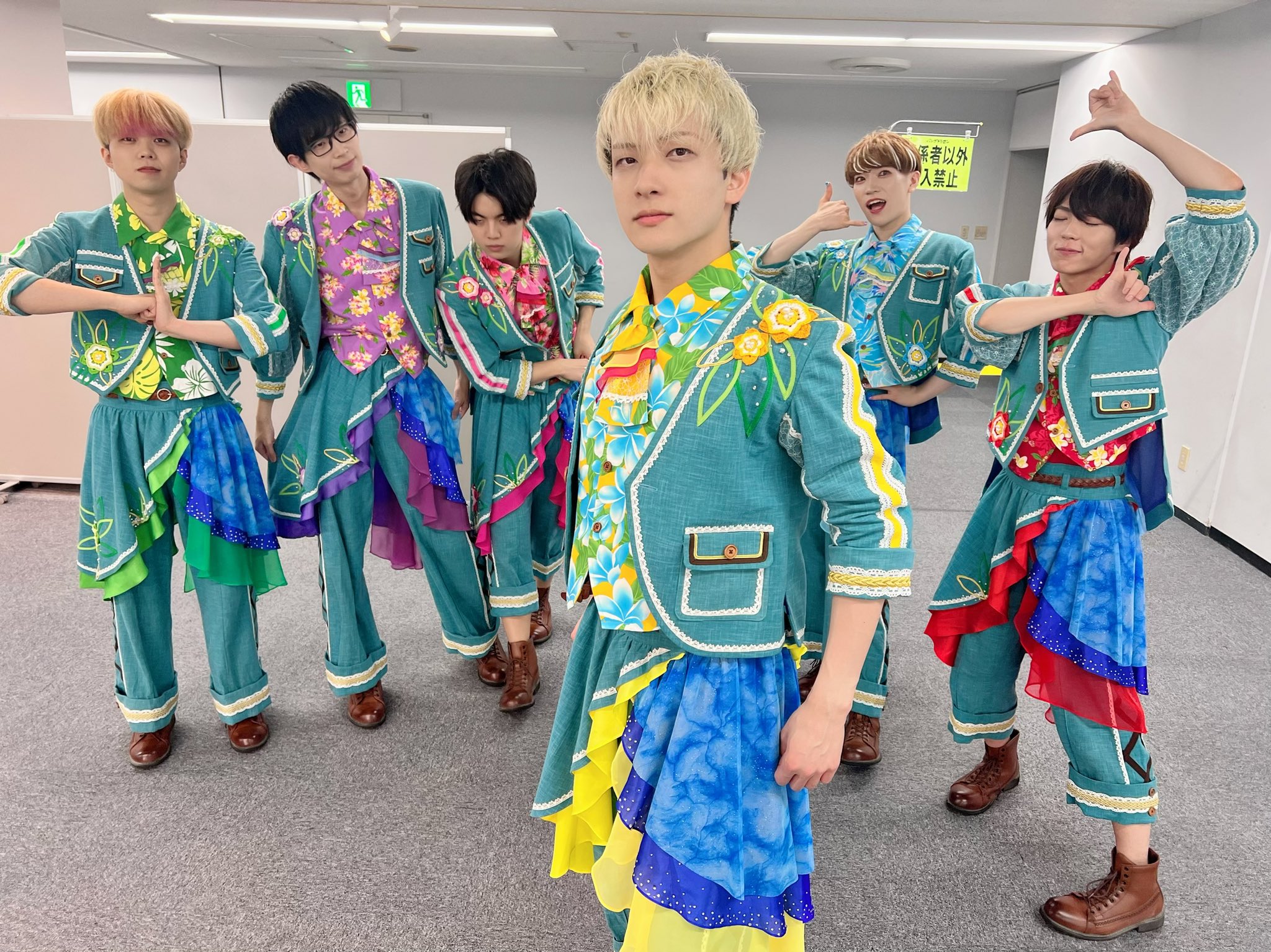 パンダドラゴン　愉快痛快！ホアロハ！　NEO TRAVELER　写真集 夏.ᐟ.ᐟ アゲ.ᐟ.ᐟ パンダドラゴン 8th Single『愉快痛快