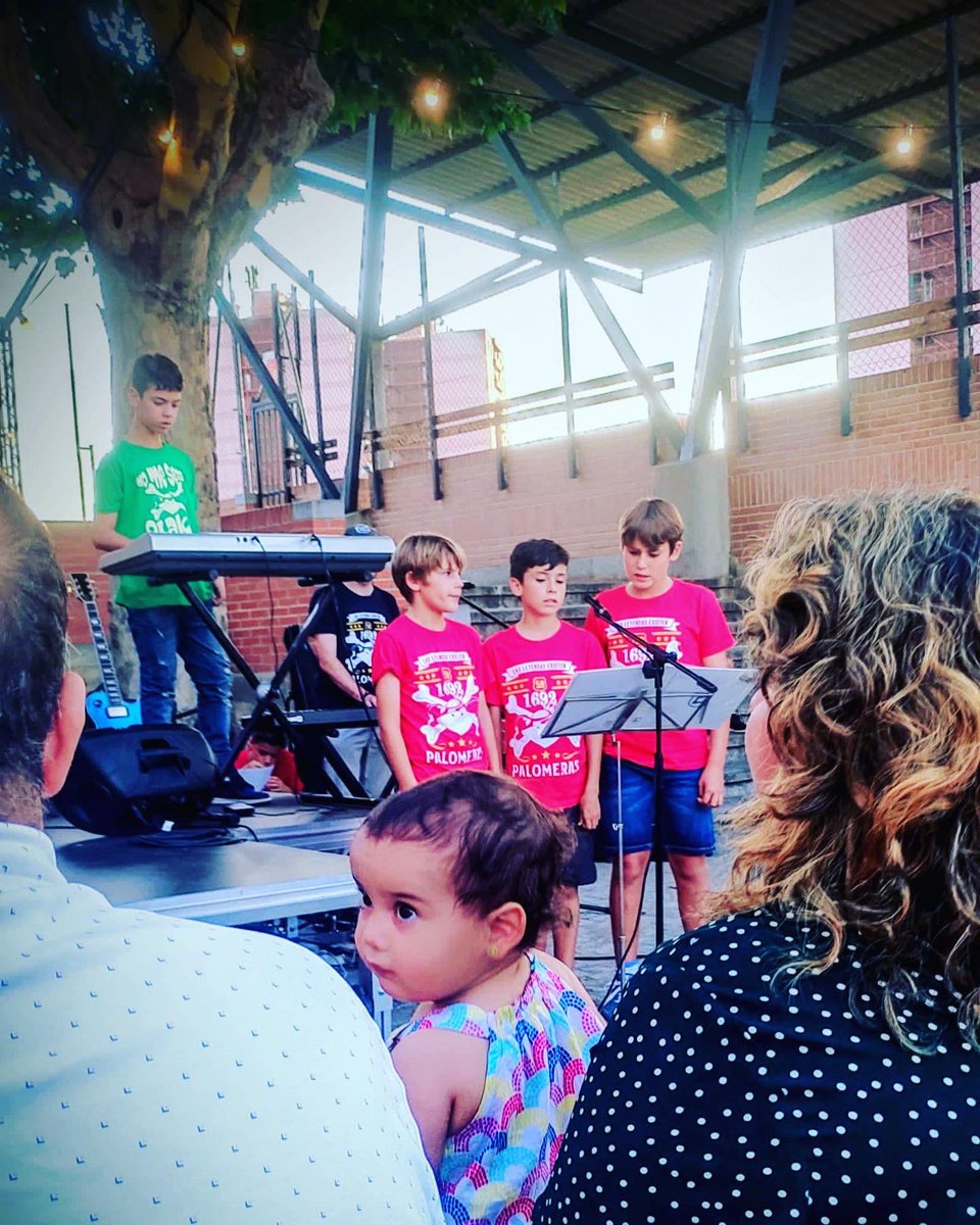 ClubPalomeras's tweet photo. PALOROCK 2023!!! Rock&amp;Roll de la mano de @RLarrocha y sus secuaces!! Los chicos del club nos deleitaron con grandes éxitos!! https://t.co/iexH7GOZ8c