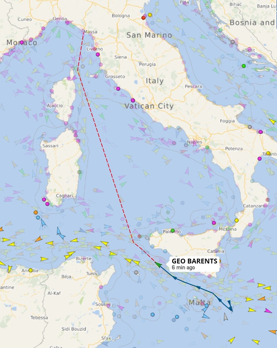 Ma conviene alla #GeoBarents risalire la Penisola per sbarcare 14 migranti a #LaSpezia? Certo che no! Ma la linea è questa: il porto sicuro lo sceglie il governo italiano e non i norvegesi della #Ong!