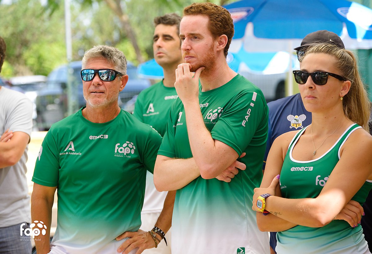 🏆Campeonato de Andalucía de Menores 2023 en Alcalá de Guadaíra 🟢⚪️🟢
📸El equipo de seleccionadores #FAP no ha perdido detalle durante el fin de semana de la prueba reina de la cantera.

📝Resultados: fap.es

#padel #MenoresFAP