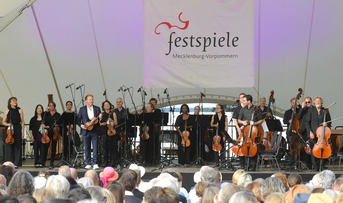 HopeViolin's tweet photo. Last night #flesensee
Photos © Angelika Heim https://t.co/R56gxvEKRM