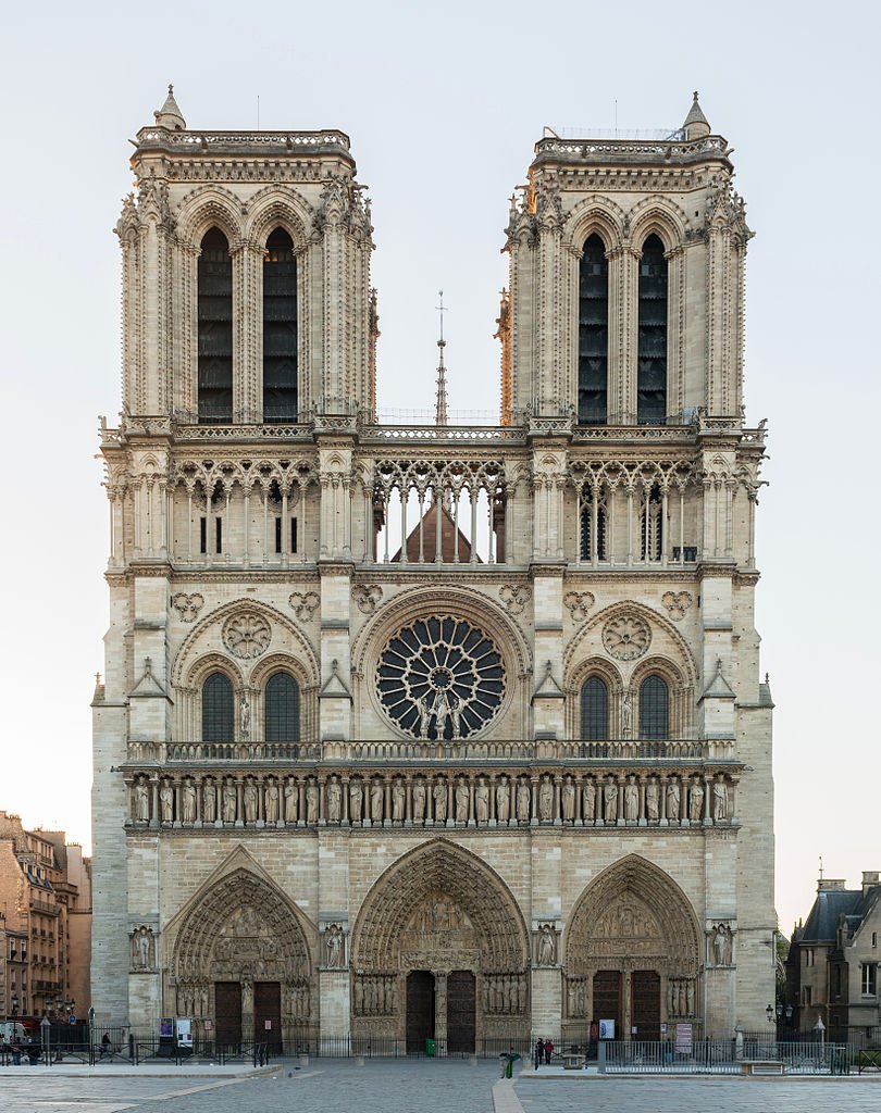 Gotik mimarinin en zarif işlerinden biri.
Notre-Dame Katedrali, Paris, 1163-1250.