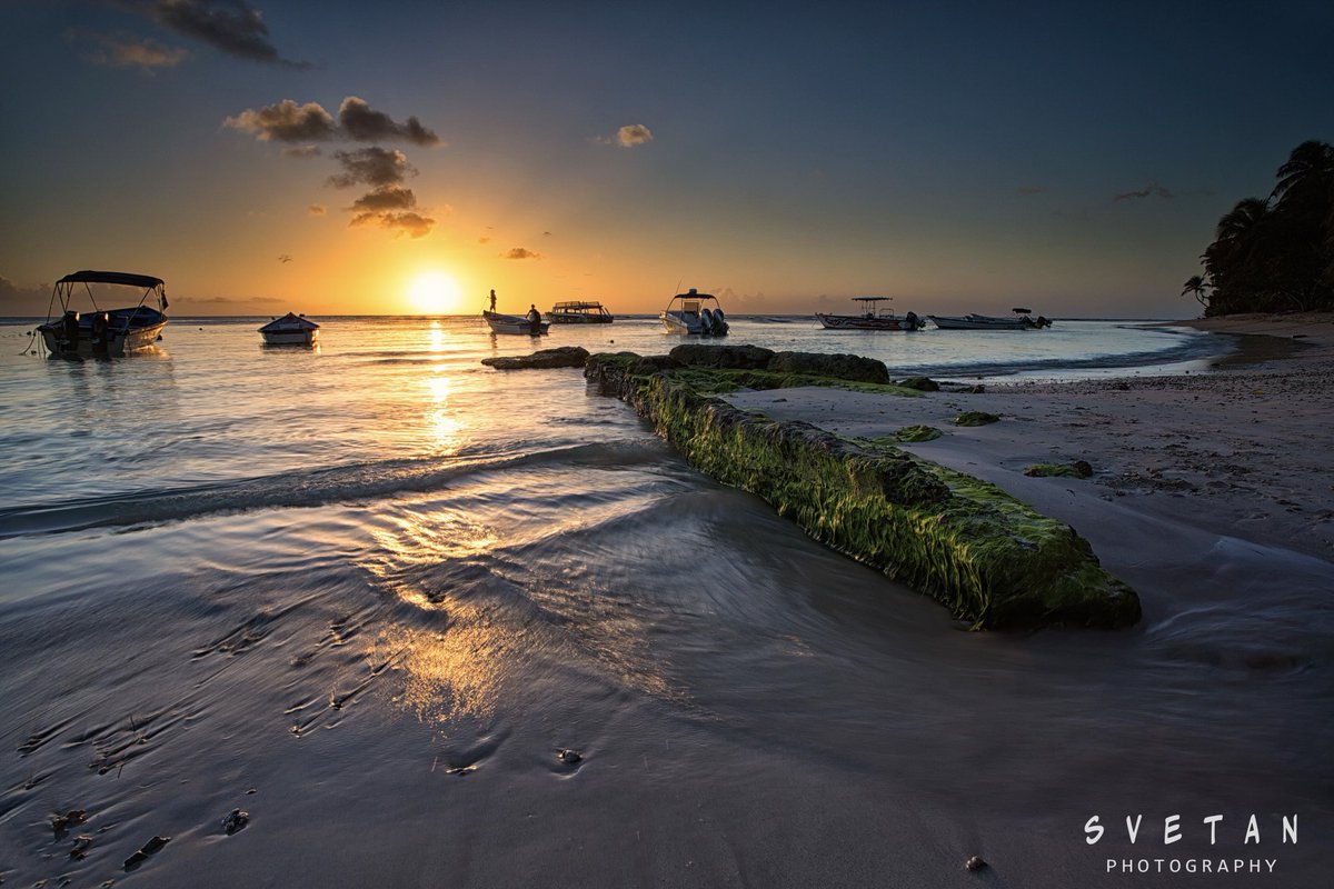 Tranquil Sunrise In Cozumel Island 🇲🇽Hope you’re having lovely Sunday dear TWI family #Caribbean #Mexico #QuintanaRoo #Nikon #nikonphotography #Svetan #SvetanPhotography