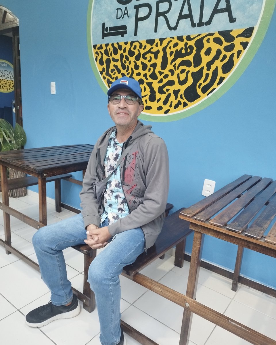 Grande Colombiano, tomador de caipirinha, super figura!!! Galera da Colombia sempre por aqui no Hostel que venham cada dia mais!!!
#turismocapixaba #onçadapraia #backpackers #viajantes #trip
#hosteling #international #entertainment  #welcome #sun #beachs #beachstyle