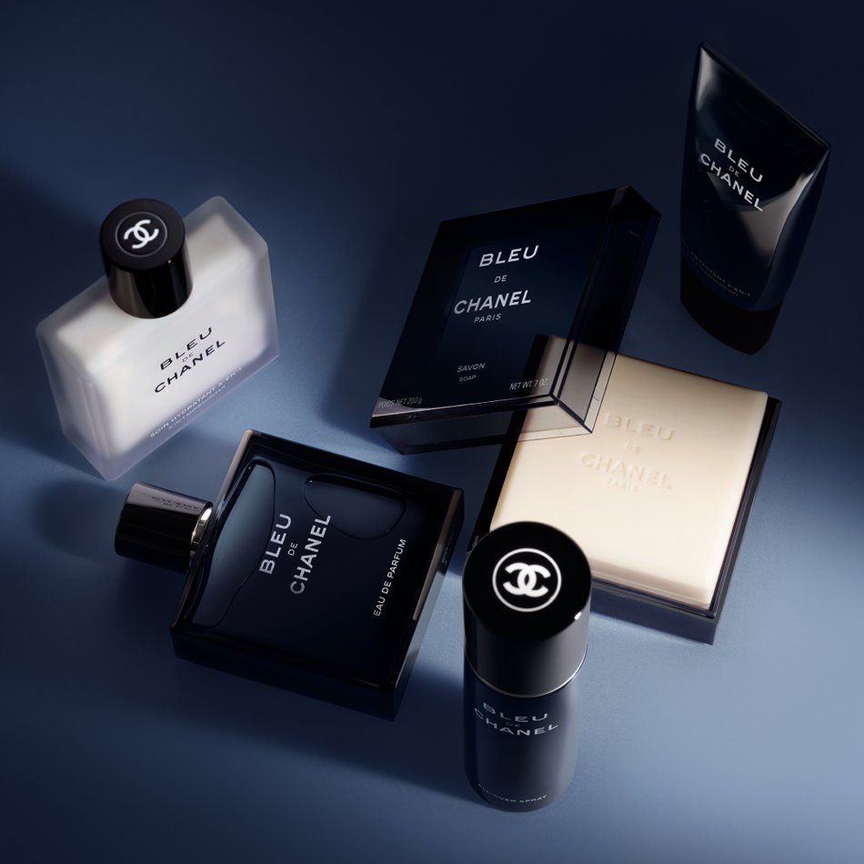 Abu Shakra on X: BLEU DE CHANEL Go inside the BLEU DE CHANEL scent trail  and discover 4 steps in the fragrance ritual. BLEU DE CHANEL SOAP, BLEU DE  CHANEL 2-IN-1 CLEANSING