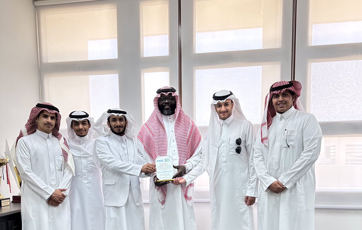 IEEEksa's tweet photo. إيماناً منا بمبدأ تقدير الجهود المبذولة وتقدير الداعمين والمساندين في نجاح أعمالنا لهذا العام الجامعي 1444 هـ وبرعاية كريمة من، 
سعادة الأستاذ الدكتور: محمد بن خلوفه آل مسفر 
عميد كلية الهندسة بجامعة الملك خالد 
كرم @IEEEKKU أعضاء إدارته والمتميزين من أعضاء فريق العمل خلال هذا https://t.co/zTMcsK7P53
