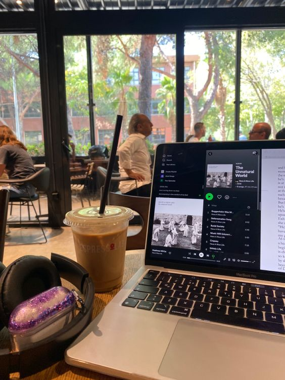 pilatesgirly's tweet photo. cafe studies with fresh pastries, cold drinks, and good bagels https://t.co/dXWvigIOeu