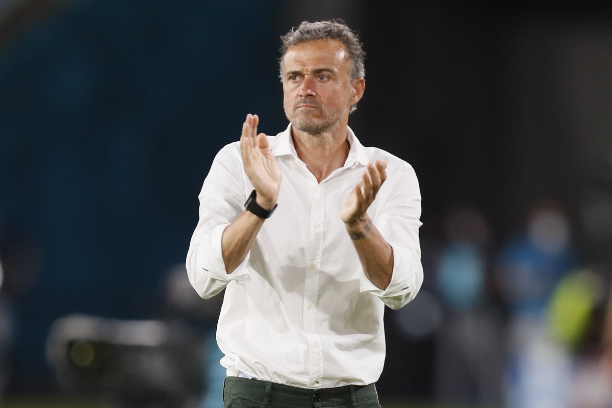 Paris Saint-Germain, Christophe Galtier'den boşalacak teknik direktörlük görevine Luis Enrique'yi getiriyor.