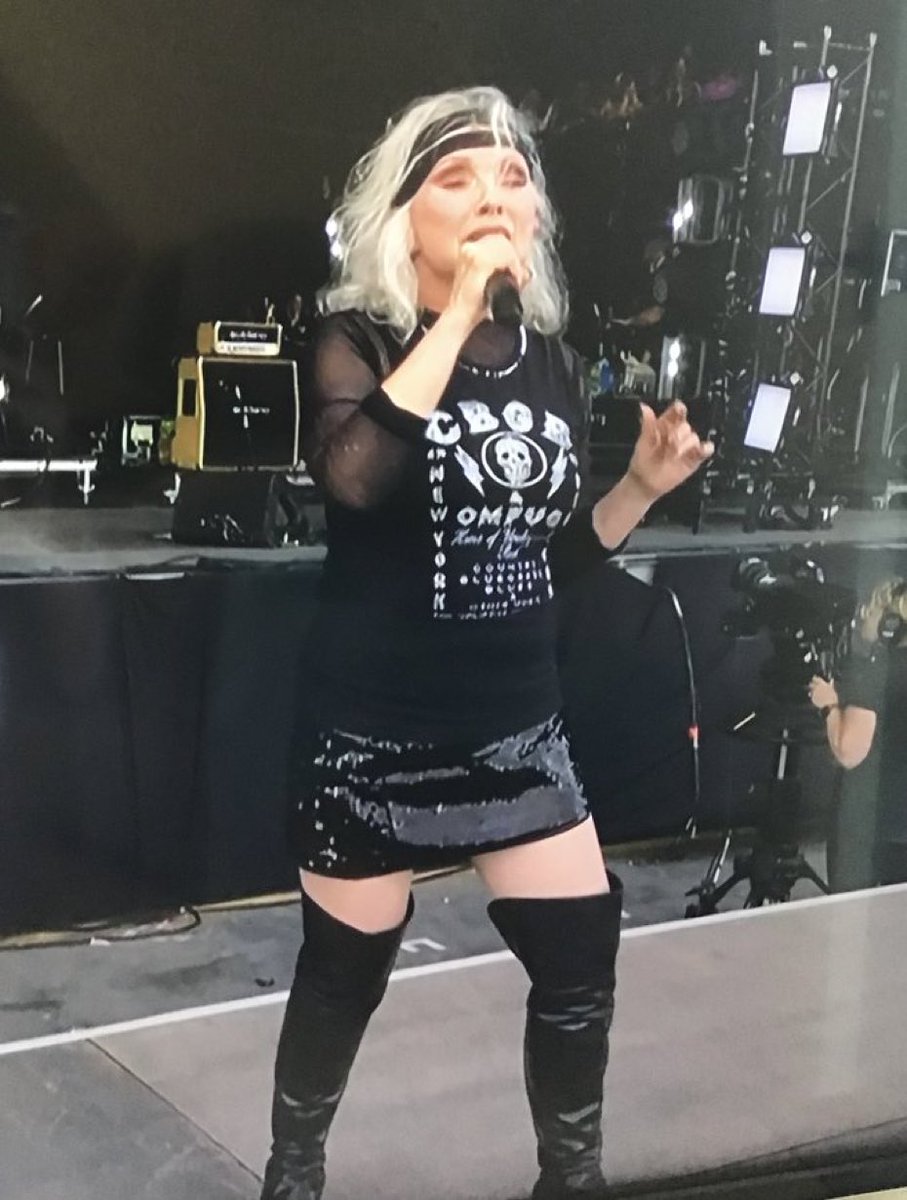 Tell me Debbie Harry isn’t the coolest woman on the planet! 77yrs and no fucks given! Queen 👸🏼 #blondie #Glasto