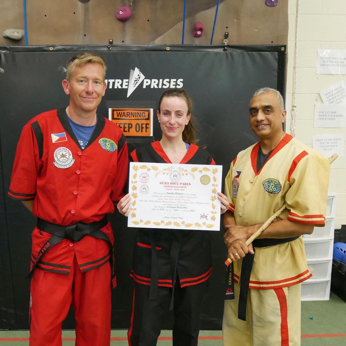 NatalieRibeir0's tweet photo. I got my black belt in Guba Doce Pares today!! 1hr20 grading in 29 degrees was tough but I’m so proud. Years of training put to the test, and many more to years to come. https://t.co/3wCMlgRjui