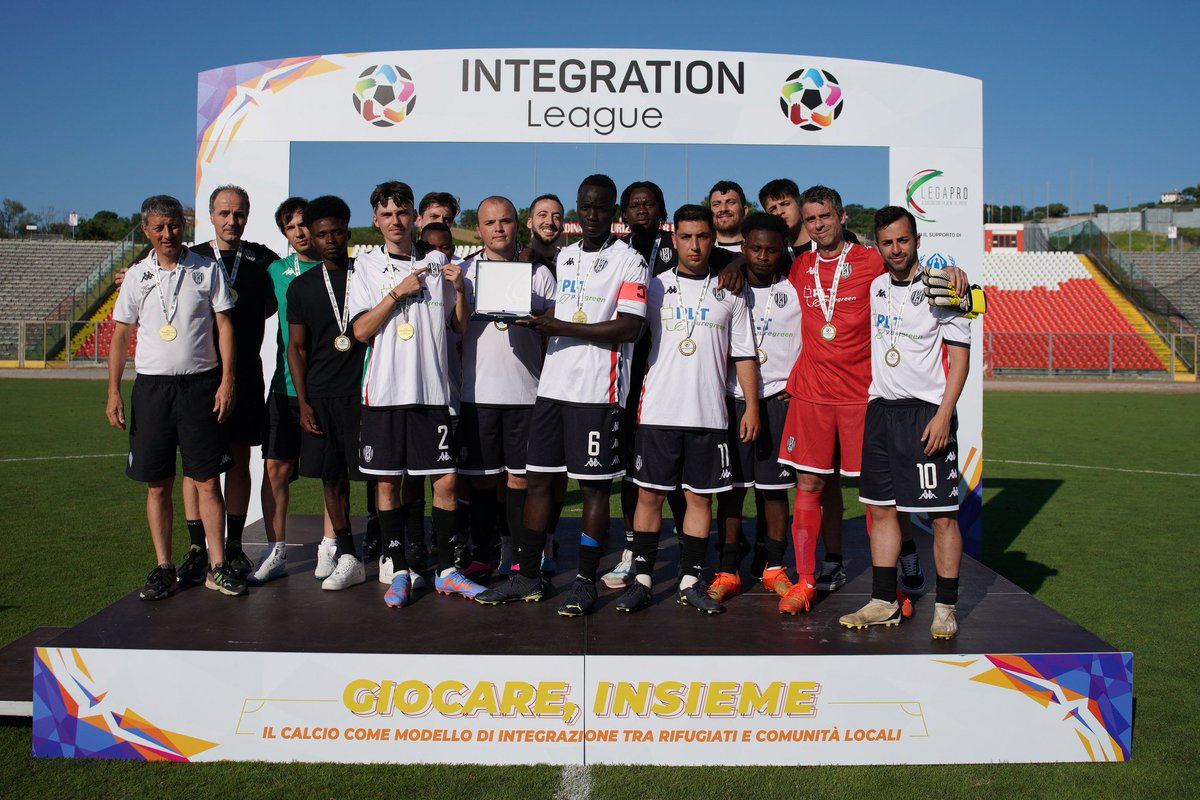 seriecofficial's tweet photo. 🏆 #IntegrationLeague
Nella finale per il terzo e il quarto posto il @MonopoliCalcio ha battuto il @calciocesenafc 6 a 0.
⚽ Gagliardi 5pt, Orciulo 8 pt, Bux 3 St, Orciulo 8st, Dieudonne 22st e Bux 25 st.
#LegaPro #ProjectSchool @UNHCRItalia. https://t.co/U6nU33VEYu