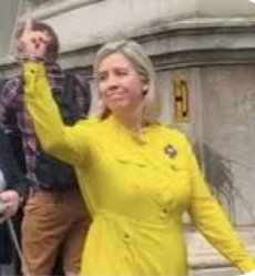 VerityKalcev's tweet photo. @Laurence_in_EU It must be even more galling though when Jenkyns managed to get on #HonoursList 🤣. 
Also very much #NotALady. #NadineDorries https://t.co/f8kMMP8PWN