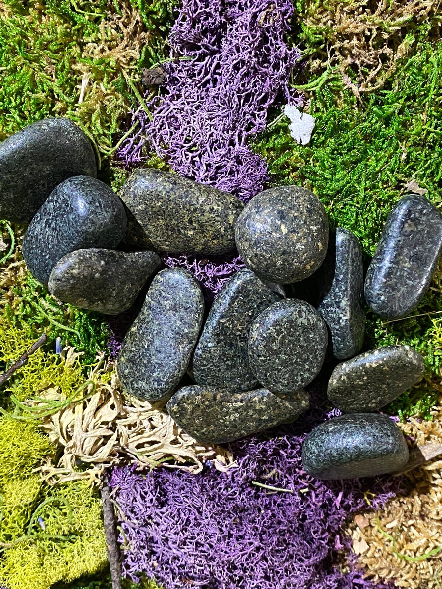 triplegoddessa1's tweet photo. Thanks for the kind words! ★★★★★ "it's beautiful. thank you" Pamella https://t.co/FTT5wsSMJO #etsy #preselibluestone #dolerite #stonehenge #druid #witchcraft #pagan #crystals #triplegoddessreiki https://t.co/FPx6zWZTGG