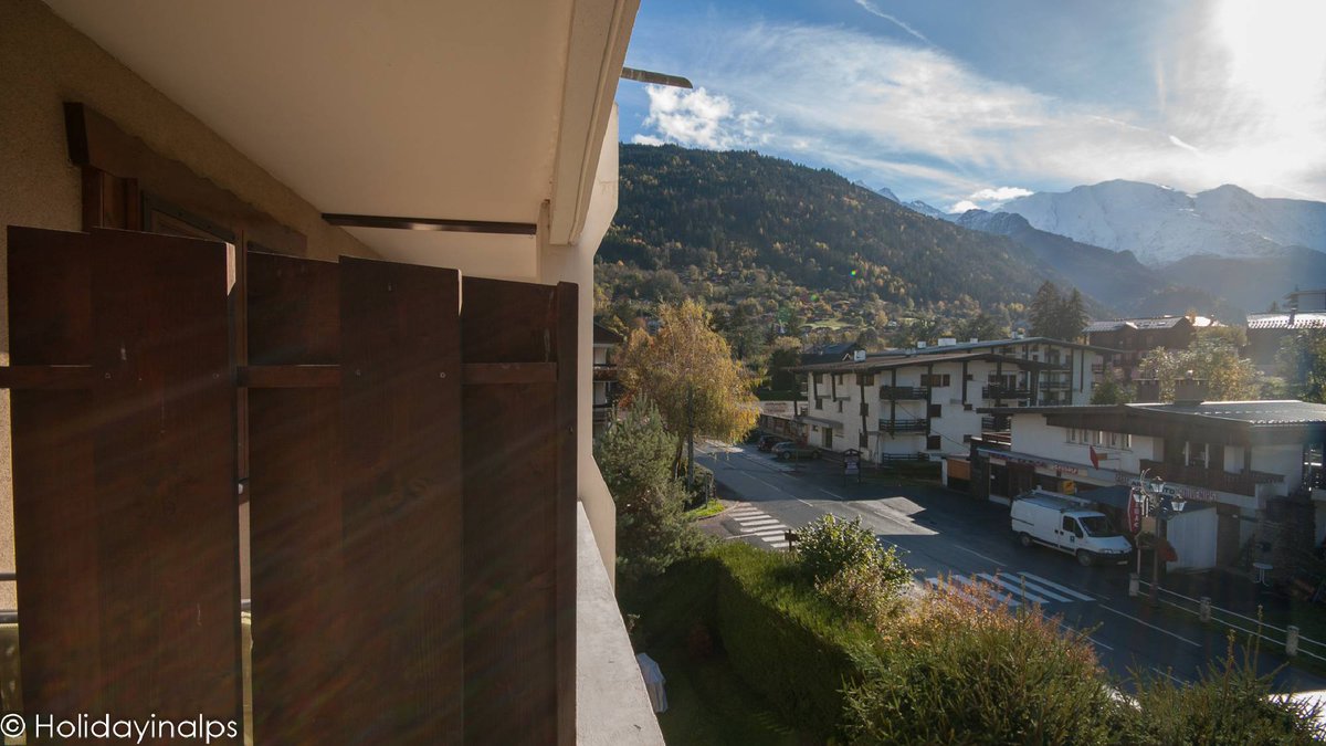StayinChamonix's tweet photo. Les Jardins Alpins 2 Bedrooms, Easy access to the ski lift and the centre of town. 1 minute walk from the ski lift, 10 minutes to centre of town. https://t.co/gBI9QJ8r5y