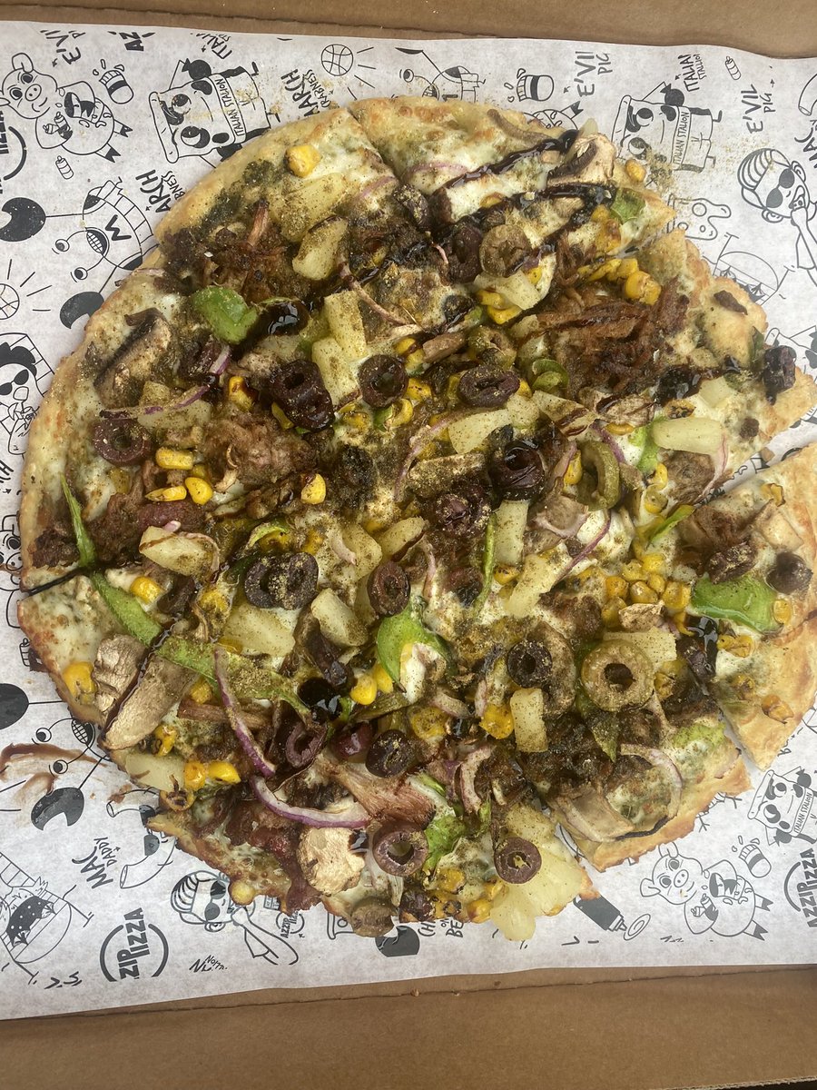 brothlover420's tweet photo. what i ate friday- pizza for dinner &amp; summer camp cookout for lunch https://t.co/1tjeebwoOn