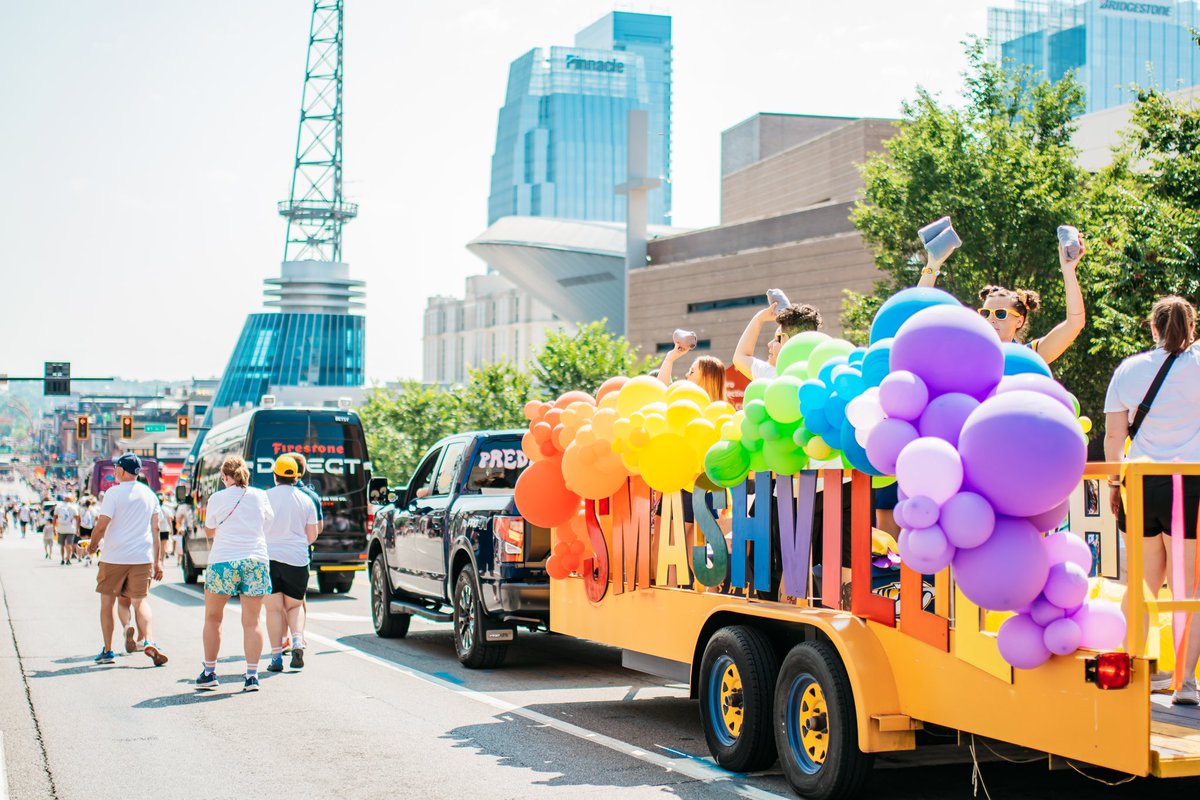 Happy Pride, SMASHVILLE! We had so much fun in the @nashvillepride Parade yesterday! 

#HockeyIsForEveryone