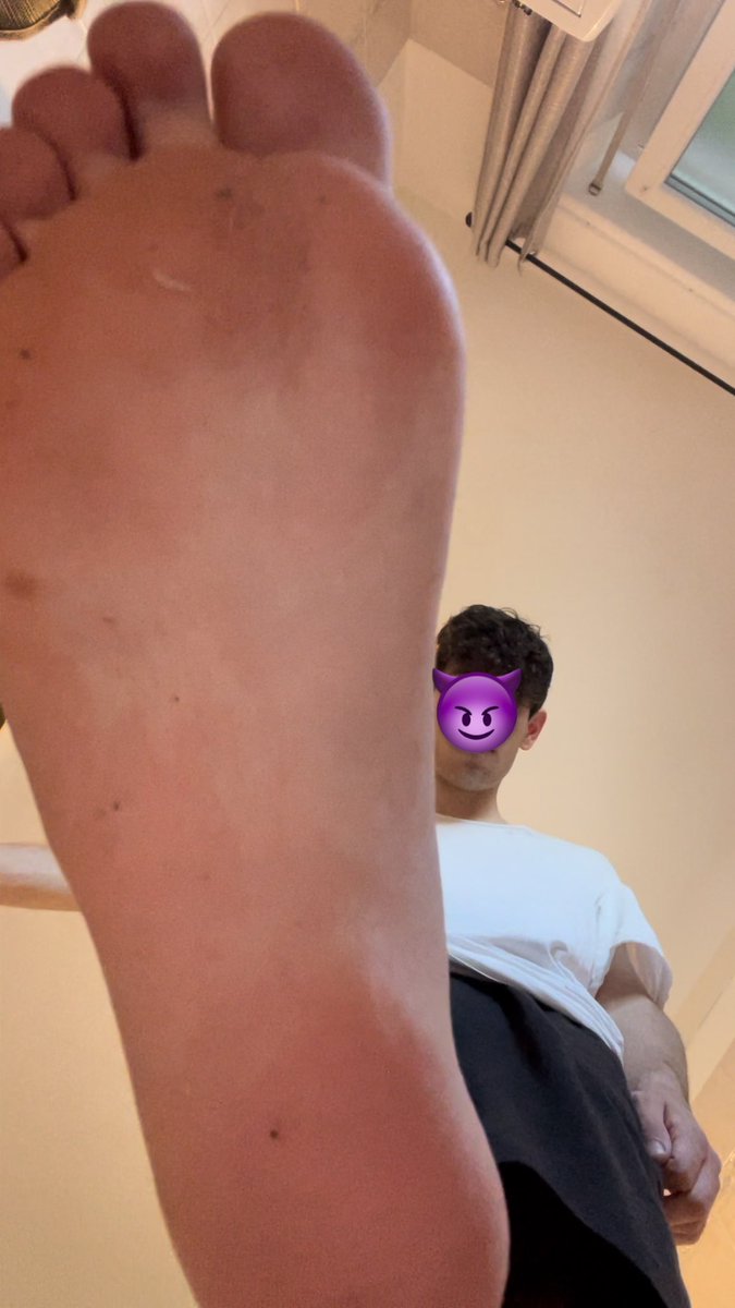 alphadave03's tweet image. i piedi di questo ventenne viziato hanno bisogno di una bella pulita. lingue fuori vermiiii
vi voglio sentire fare aaaaa

#cashmaster #cashgod #drain
#findomgod #footmaster #musclemaster
@MASTER_UPDATES @AlphaMaleWorld1
@alphaxfindomrt @rt_promo2k @rt4dom