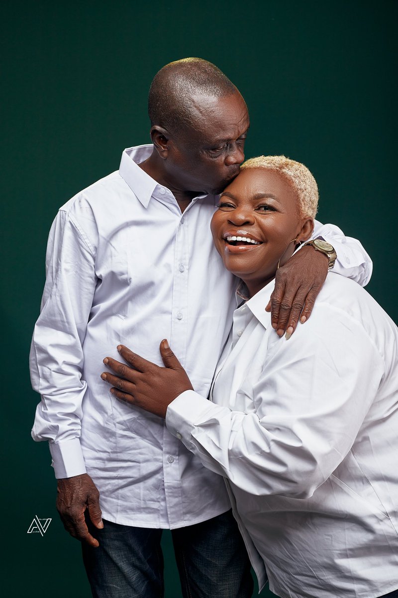 Even with all the rogbodiyan on the internet my parents are a perfect reason for me to believe in love 🫂. My Lovina and Lovinus ❤️, happy 30th anniversary fam