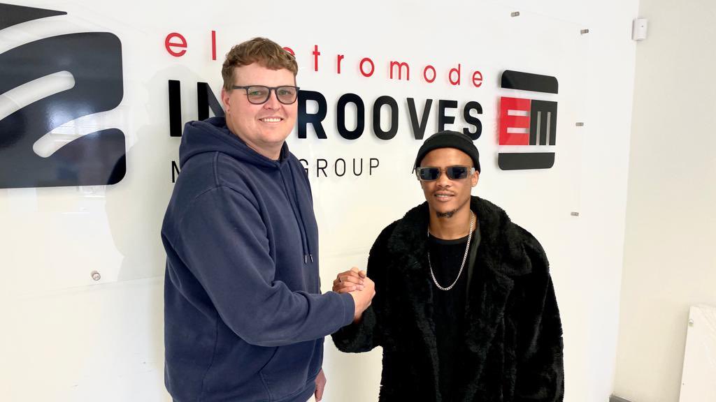 RsaLowkey's tweet photo. I’m back!!!
With good news too, happy to have recently inked a deal with @AfricaIngrooves https://t.co/b7iIjWBmRx
