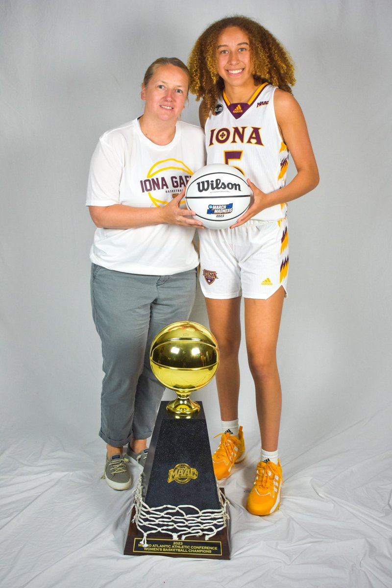 IONA VISIT!!! Thank you <a href="/IonaWBB/">Iona Women's Hoops</a>! I had so much fun!! <a href="/CoachAngSzumilo/">Coach Ang Szumilo</a> <a href="/steveperretta12/">Stephen Perretta</a>