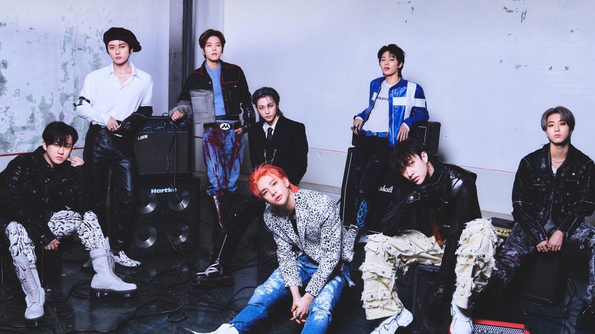 Stray Kids has now surpassed 5 BILLION total streams on Spotify.

They are the second most streamed K-Pop boy group.