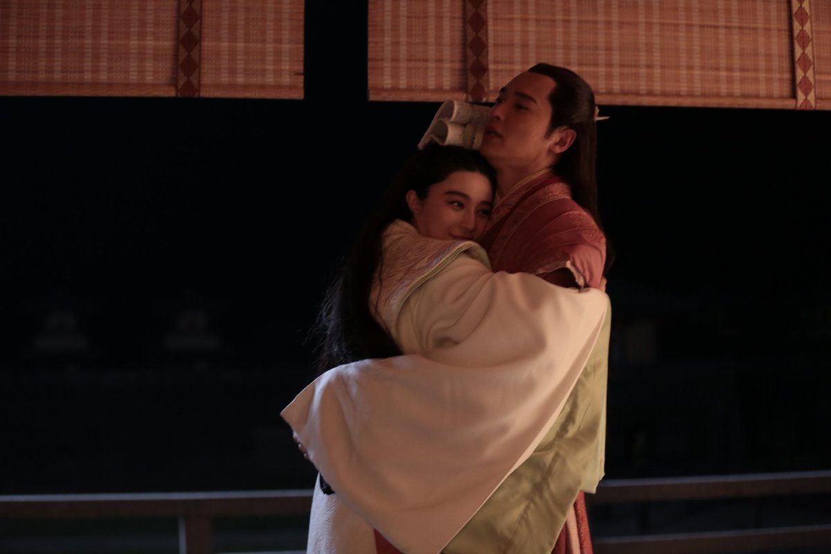 eiei_wara's tweet image. ดูจากเบื้องหลังแล้วเรื่องนี้ฟ่านปิงปิงได้คาแลคเตอร์แรกๆเป็นสาวแสบแน่ๆเลยมันดูน่ารักน่าหยิกไปหมดแบบลูกสาวมัมหมี #ฟ่านปิงปิง #thelegendofbaqing #wintheworld #ปาชิงจ้วน