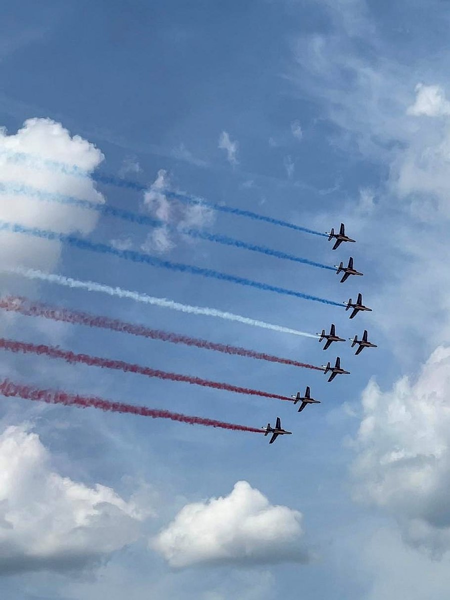 Il est l'heure de clôturer cette 54e édition !

Un grand merci à tous nos visiteurs👏 Nous espérons que ces journées aérofantastiques vous ont laissé sur un petit nuage ☁️ Jusqu'au prochain envol, l'aventure continue sur nos réseaux sociaux ✨

Rendez-vous à la 55e édition du