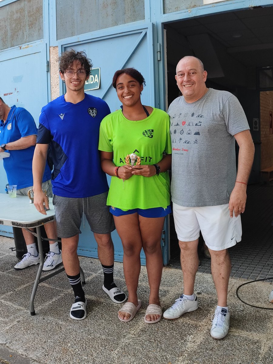 balonmanomarni's tweet photo. Fiesta Fin de Temporada. Premiad@s a la deportividad y la determinación. 
Cadetes II
@LevanteUD @C_E_Marni @FDMValencia @FTA_CV @comunitatesport @dipvalencia @Nostresport @PolideportivoCV https://t.co/xnsNgB8Csp