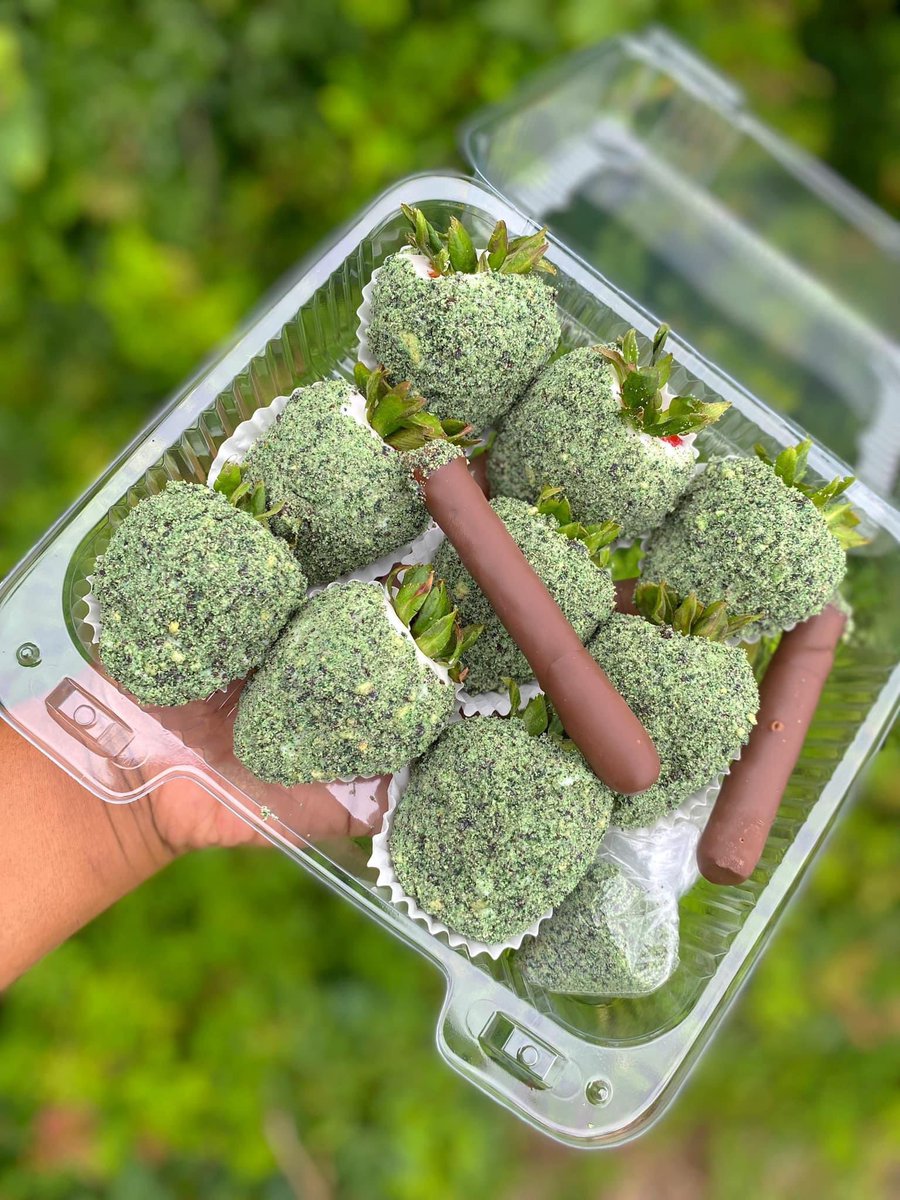 Cannabis Strawberries 🍃🍓😍

#StonerFam #Mmemberville #WeedLovers #CannabisCommunity