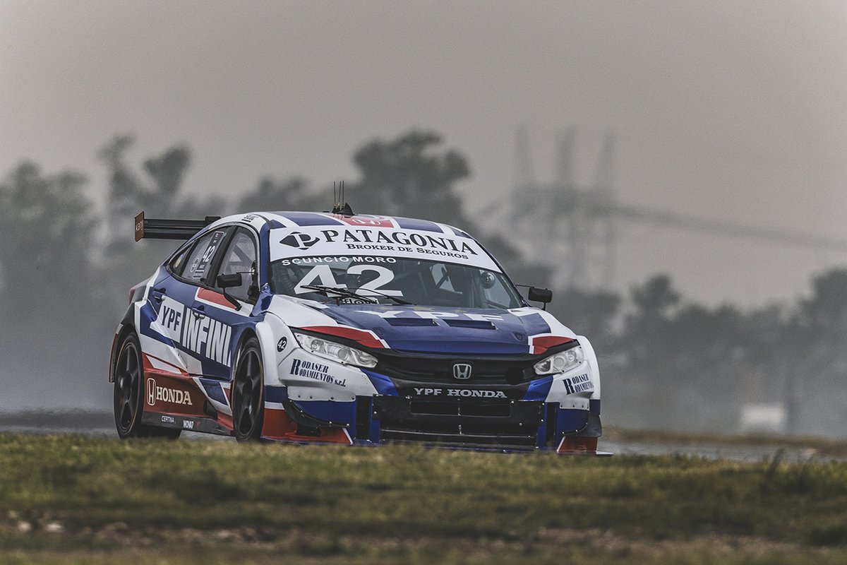 Episodio #6. San Nicolás. 
Data Race 3.  
Javier Scuncio Moro #42. 
Final 1: Largó P6 Llegó P10.  
Final 2: Largó P10 Llegó P9.