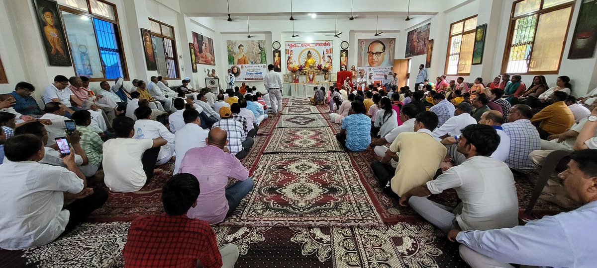 बौद्धाचार्य शांतिस्वरूप बौद्ध जी के तृतीय स्मृति दिवस पर उनको मेरी आदरांजलि। बौद्धाचार्र्य एक प्रकाशक,धार्मिक संस्था के संस्थापक,बुद्धिस्ट यूथ संस्था,बौद्ध रीति से विवाह एवं अन्य सांस्कृतिक कार्यकम की नीव रखने वाले,नए लेखकों को  सम्यक प्रकाशन से स्थापित करने वाले समाज सेवक थे।