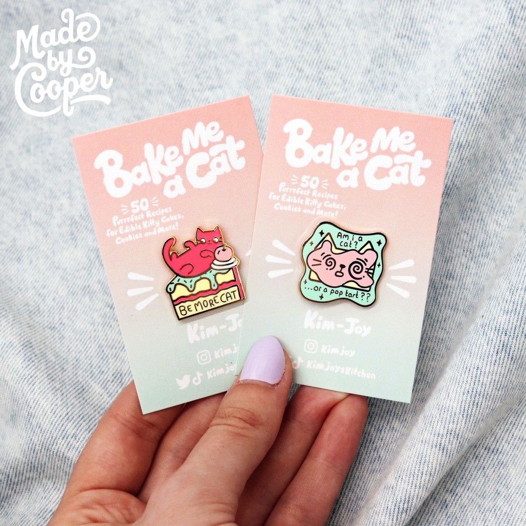 madebycooper's tweet photo. It was an absolute dream working on these pins for @kimjoy 🐱🍰

#smallbusiness #pins #pin #custompins #custompin #enamelpin #enamelpins #pinbadge #pinbadges #madebycooper #cat #cats #catlover #bakemeacake #kimjoy #gbbo #greatbritishbakeoff https://t.co/gFNQPGxjtK