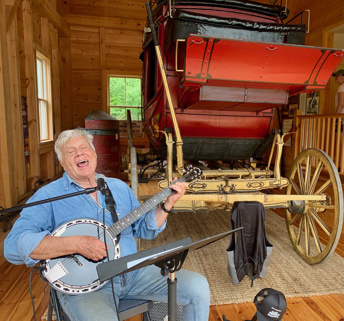 This past weekend, I sang at an arts festival here in Sandwich at the Quimby Barn Museum, next to the real Concord State coach. Man, I had a great time. I even did a couple songs with banjo and kazoo. sandwichhistorical.org/transportation…