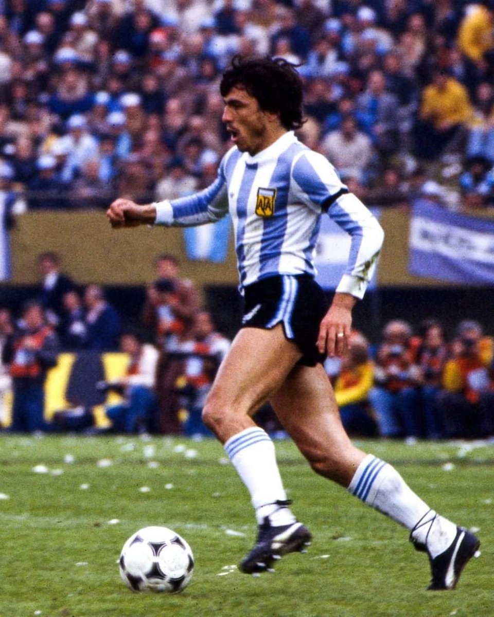 fahadhossain90's tweet photo. 🗓️ 06.25.1978

#Argentina💙🇦🇷
@imessi @TeamMessi🌸 https://t.co/ABCUeqe5i7