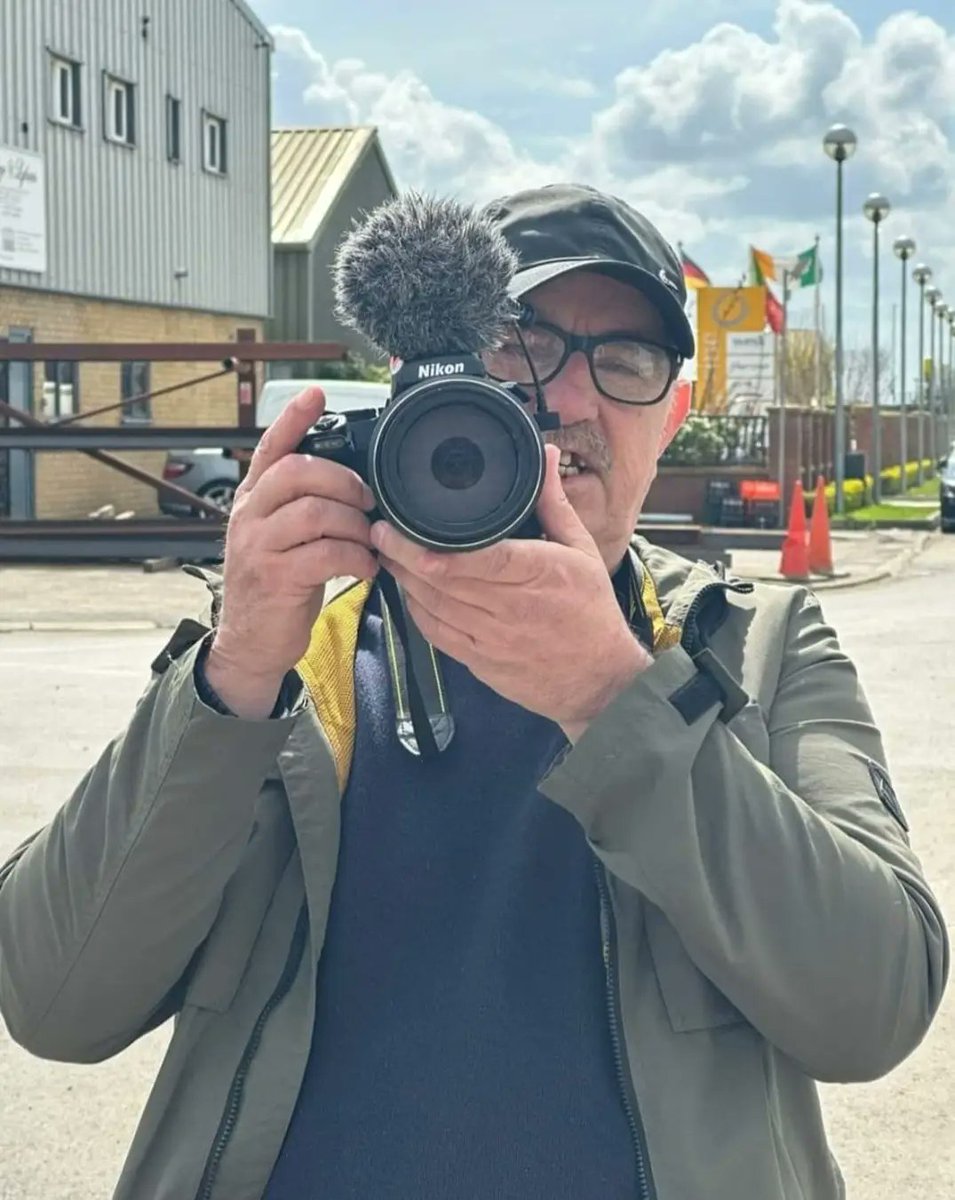 SeasideLark's tweet photo. UK Meet The Tyrants on YouTube the racist white privileged Scottish idiot who harasses working class people.  His latest video is him punching a black man for just doing his job. #BLM #BlackLivesMatter    
Just thought you needed to know about this racist clown @WatLyesBeneath https://t.co/dAHwxirBSL