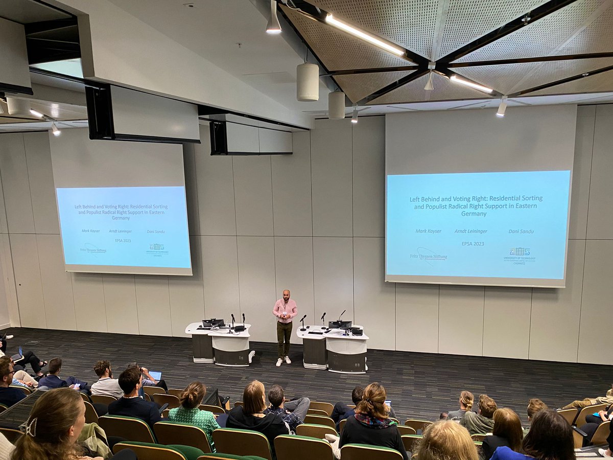 DaniSandu7's tweet image. Despite the lost luggage and unexpected hotel cancellation, I really enjoyed #EPSA2023 in Glasgow, but it was mostly because of all the friends, new and old, I got the chance to hang out with. Plus, waiting for my luggage was the perfect excuse to go shopping for Scottish plaid