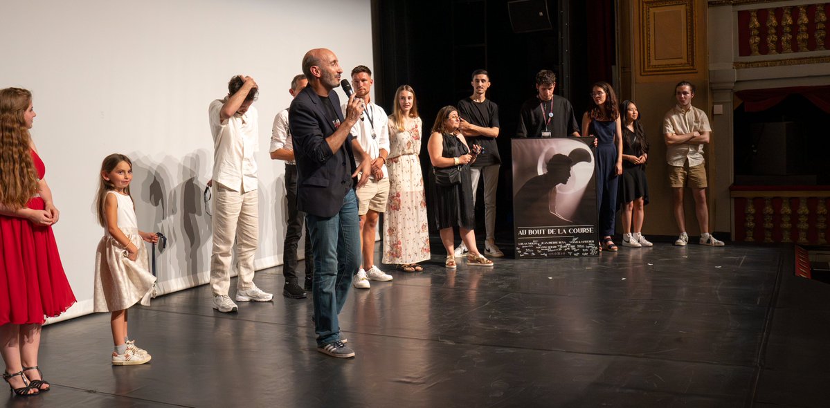 SandyBlancoOff's tweet photo. Le 23 juin 2023 "Au bout de la course"  et son making of au théâtre municipal de Béziers ont été très bien reçus. Merci au public et aux étudiants actuels et anciens, comédiens, personnels de l'IUT qui se sont déplacés pour cet événement ! @Iutbeziers @MMIBeziers @umontpellier https://t.co/NWvBYKjtxp