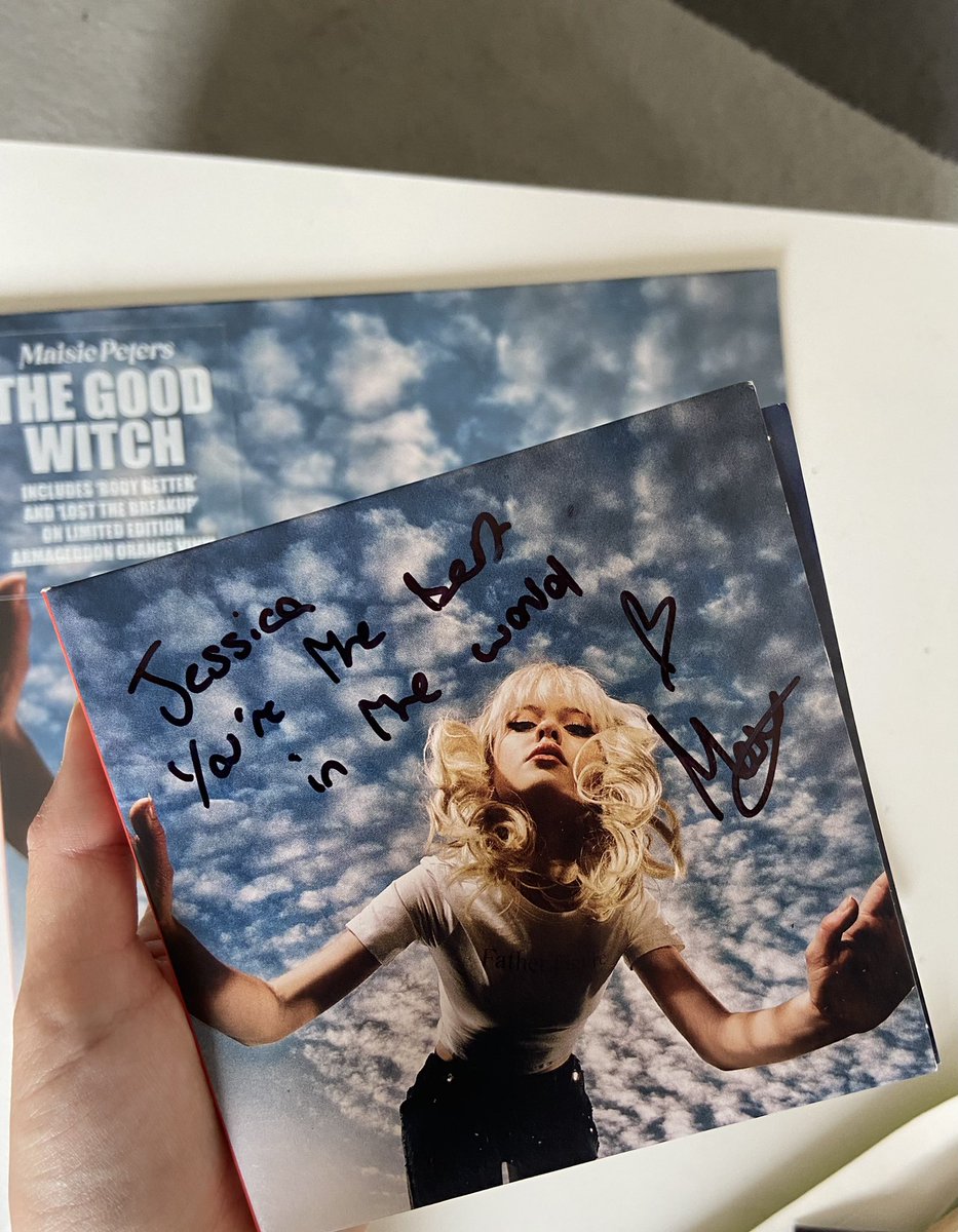 crying at what maisie wrote for me on my personalised cd 🥹