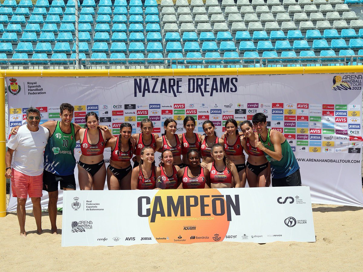 🥇 ¡Las Cadetes Femeninas de <a href="/BmPlayaAzuqueca/">BM Playa Azuqueca</a> se llevan el oro del #Arena1000!

🏆 Las azudenses se han impuesto en el shoot-out a <a href="/bmplasperis/">bmplasperis</a> 👏

 ¡Enhorabuena! ✨
