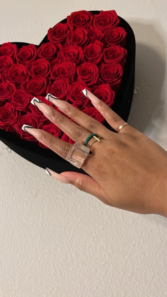 mayadeh_'s tweet photo. And did come get slayed by moi #dfwnails #fortworthnails https://t.co/e83q5eLu7O