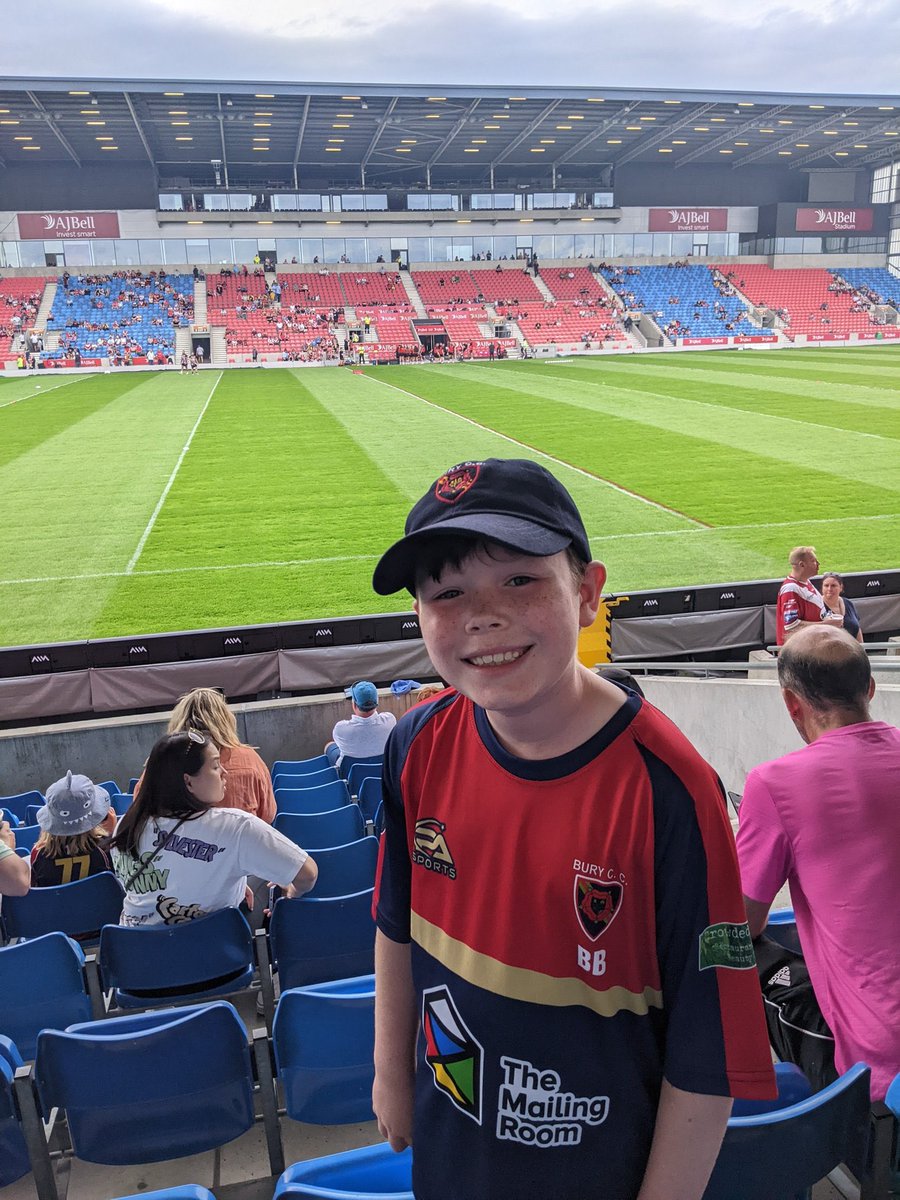 icclepepsi's tweet photo. Ben had a great Sunday, in the morning he was Captain for Bury Under 11's cricket team in their win against Greenfield and afterwards he enjoyed the family fun day watching the Salford Red Devils. Thank you Sunny Bank for the opportunity! ❤️🏏🏉@Year5sunnybank https://t.co/LiR0rrrPOD