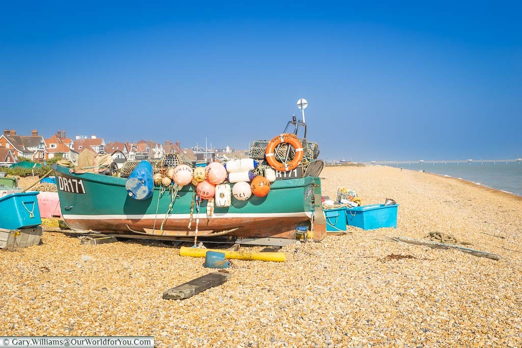 OurWorldforYou's tweet photo. Oh, I do like to be beside the seaside - especially when it's as pretty as #Deal. Okay, we may not have sandy beaches, but we have buckets of charm; why not come, & enjoy a brisk, refreshing stroll? @VisitKent #whitecliffscountry #VisitKent @VisitDover
https://t.co/NFJiV3nB79 https://t.co/wC5b4dMVrO