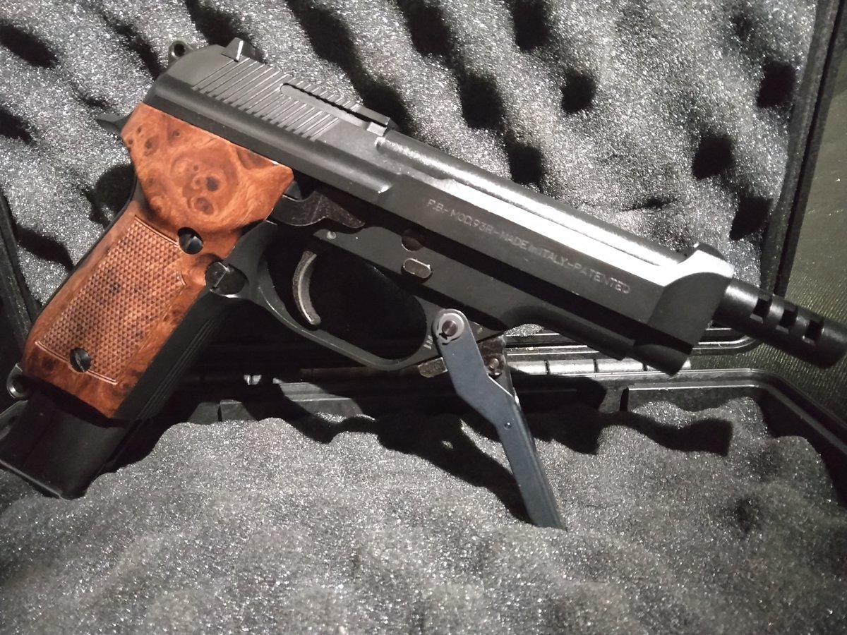 mkb42hmkb42w's tweet image. ABSの物！
質感はともかく動きが良いのよ…
再販して欲しいです…
#KSC #93R #エアガン