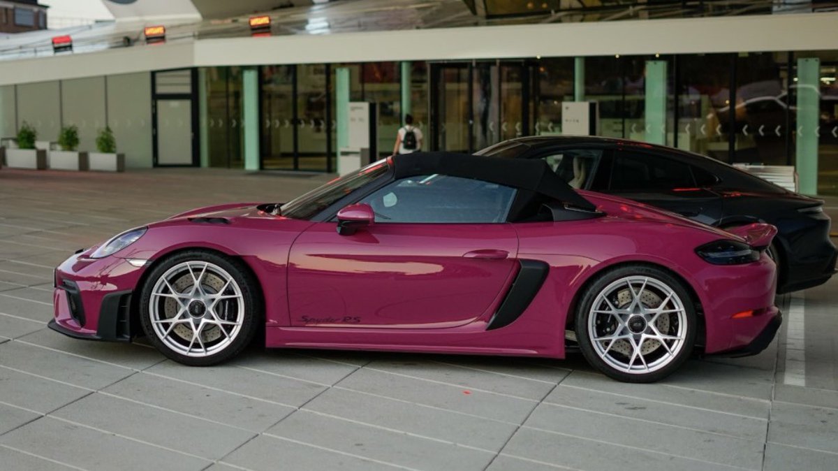 Porsche Club tweet media