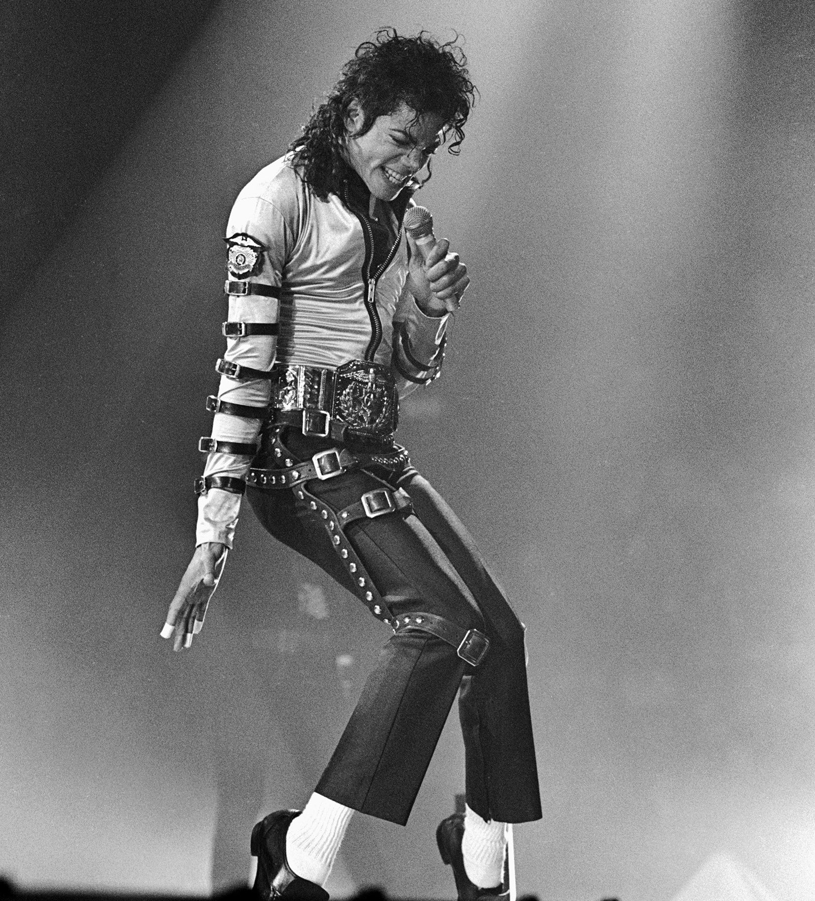 Michael Jackson Wasn't Only The King of Pop — He Was The King of Fashion, by Alexis, Sep, 2023