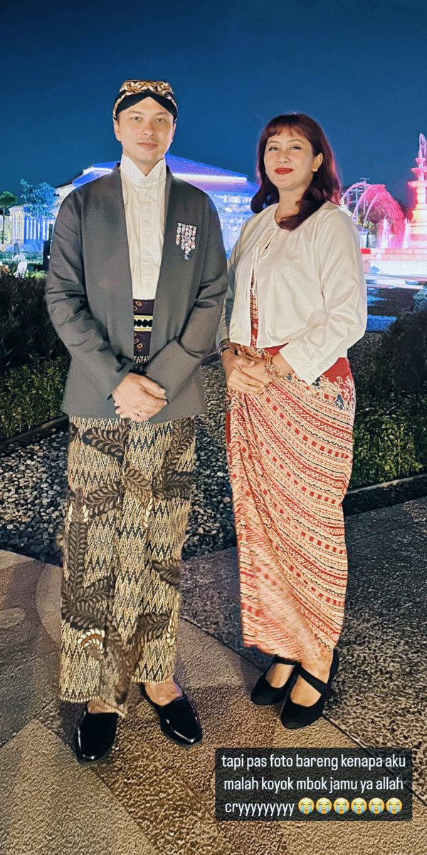 txtaboutnicsap's tweet photo. tampilan si abang malam ini 😭 this outfit eats so bad y'all omg 😭😭❤️ https://t.co/zIJhFNvRh0