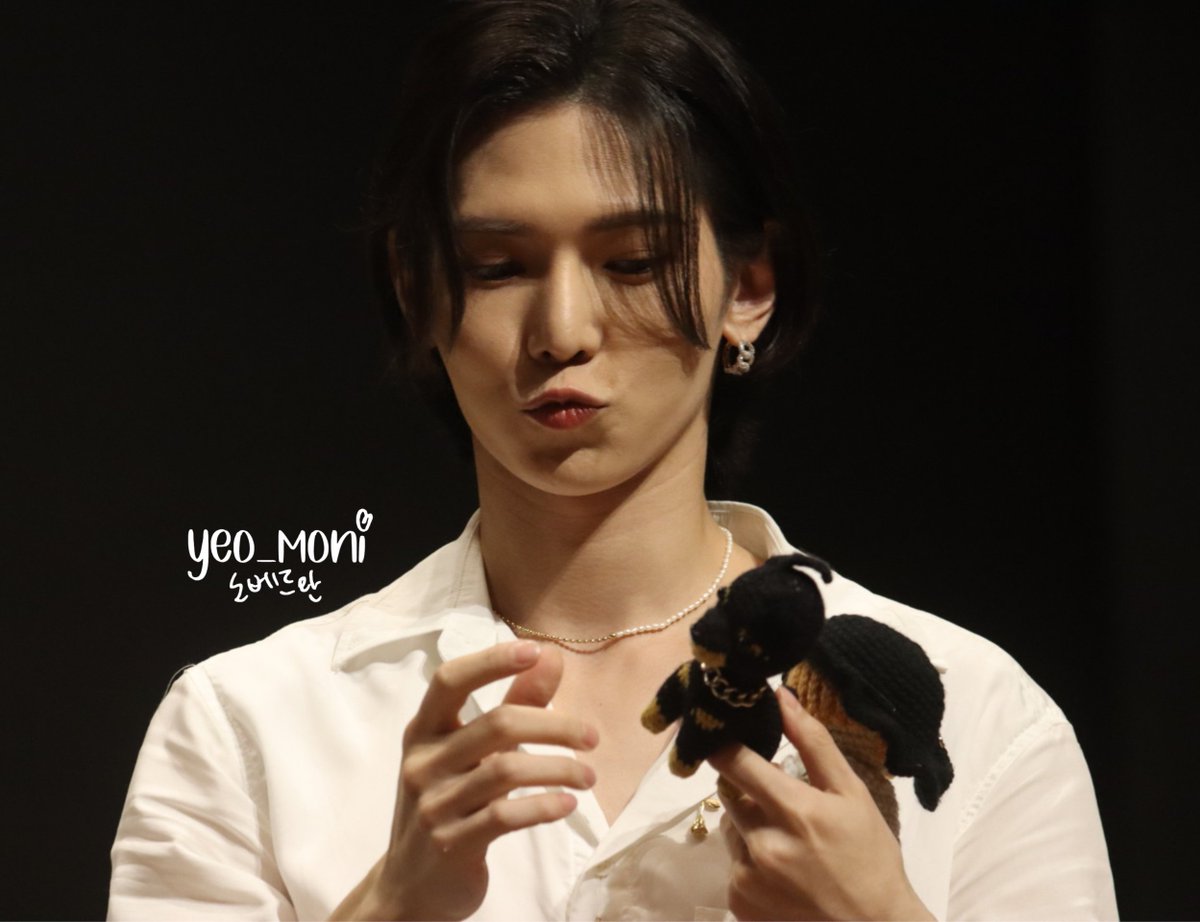 yeo_moni's tweet photo. 230625 미니레코드
Yeosang &amp; Doll-berman 🥹

#여상 #YEOSANG #에이티즈 #ATEEZ https://t.co/Ze6NBVYrmC
